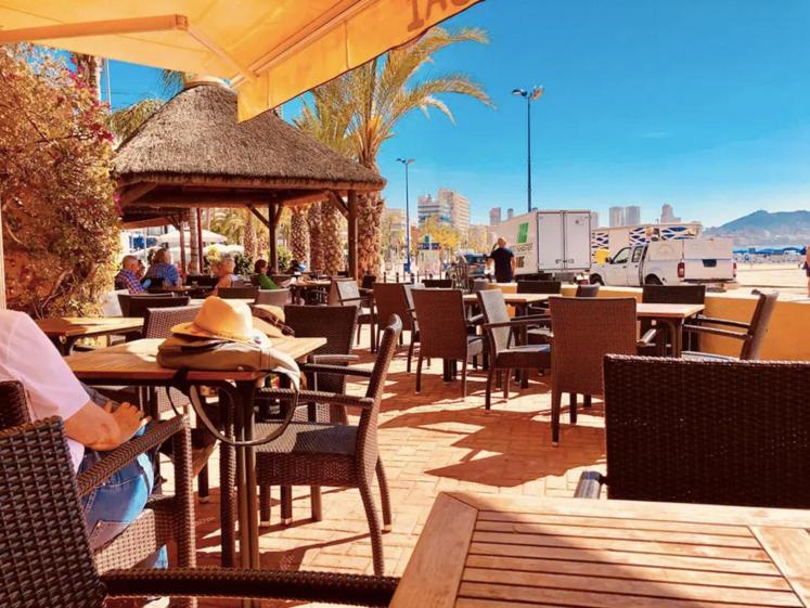 Luxurioeses Apartment In Benidorm Mit Pool Eksteriør bilde